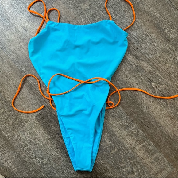 Lovers + Friends one piece swimsuit *worn once* - Picture 4 of 7